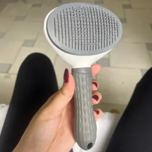 Recibido Cepillo de Limpieza Automática para Eliminación de Pelo de Perro del cliente S***m.