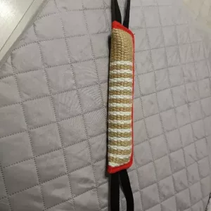 Recibido juguete de tirar para entrenamiento de perros del cliente B***i.