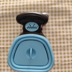 Recibido Recogedor Portátil de Excrementos de Perro del cliente H*****j.