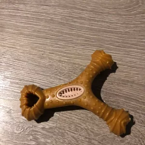 Recibido Juguete de Madera Masticable Indestructible para la Limpieza de Dientes de Perro del cliente F*****r.