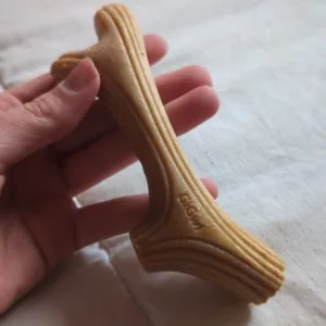 Recibido Palo de Masticar de Asta de Madera para perros del cliente J***h.