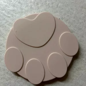 Recibido el set de tapa de lata de comida para perros de silicona y cuchara del cliente R****e.